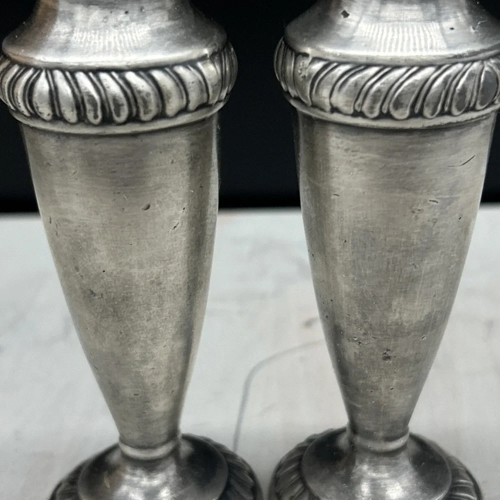Vintage W.B. Mfg. Co. #3124 Salt & Pepper Set
